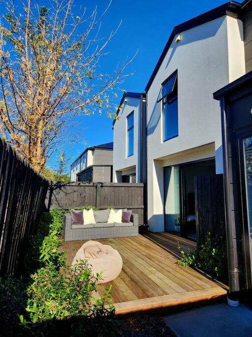 Central Home With Internal Garage - Close To Cbd! Κράισττσερτς Εξωτερικό φωτογραφία